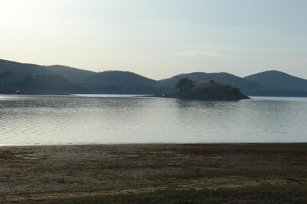 The Lake'S House Kryonerion Exterior photo